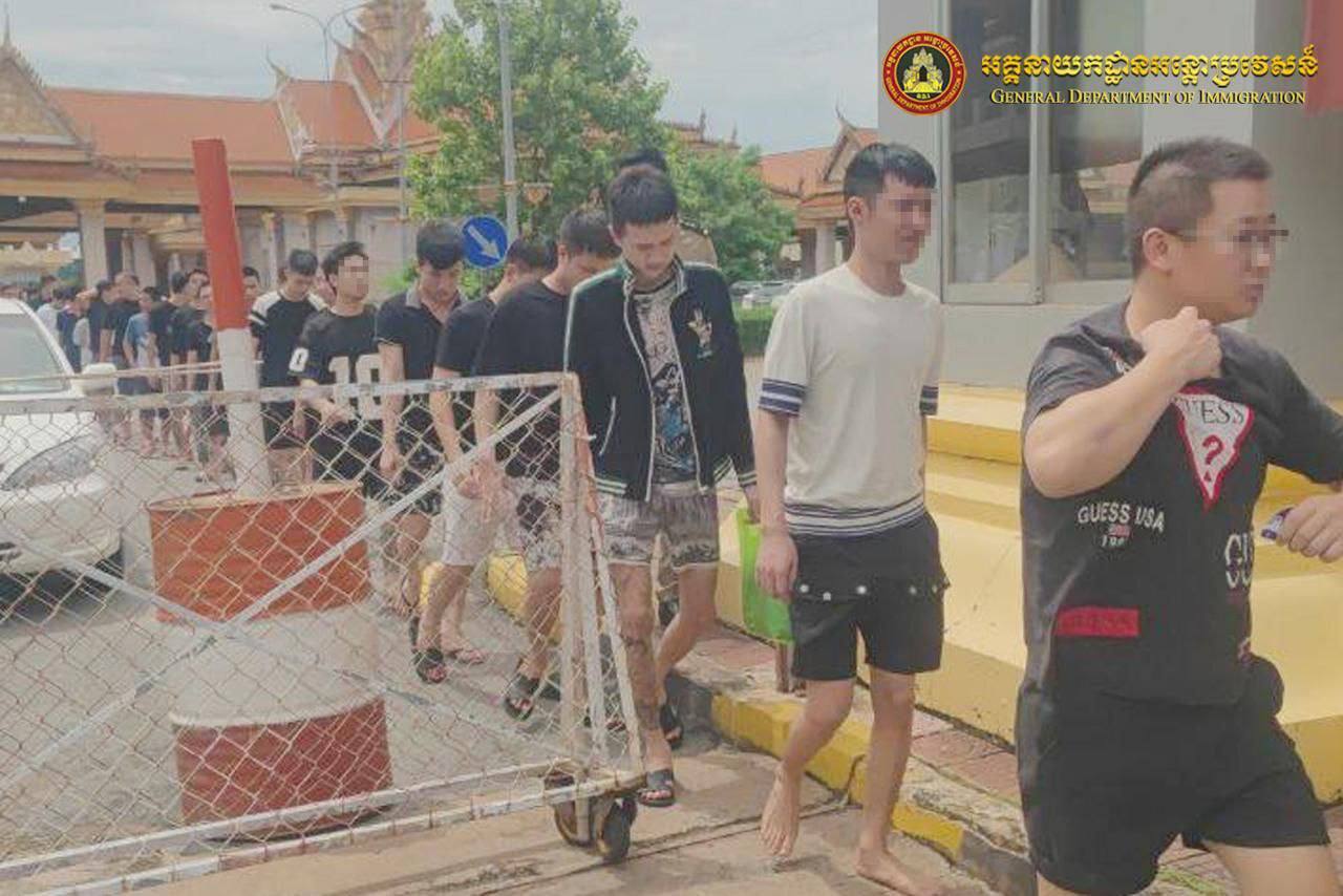 Kamboja Deportasi 65 WN Vietnam: Penertiban Imigran Ilegal Berlanjut!